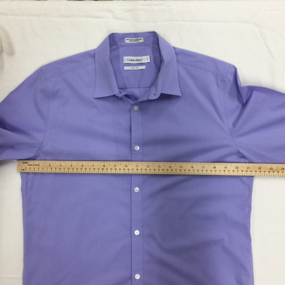 Calvin Klein Stylish Button Down - Picture 5 of 6